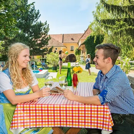 Winzerhof Familie Bogner Privatunterkunft *
